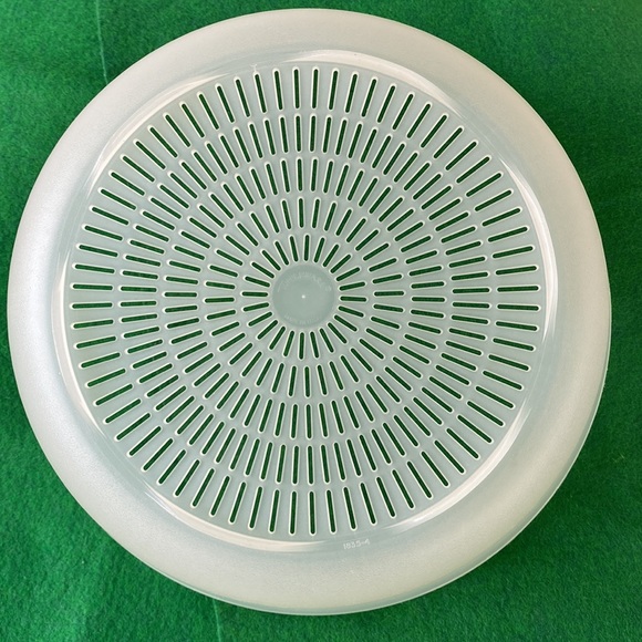 Tupperware Colander/Berry Strainer Bowl/Lid Vintage - Picture 3 of 8